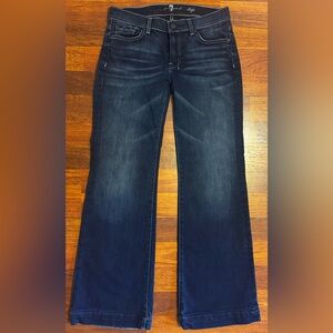 7 For All Mankind Dojo Jeans
Size 27
